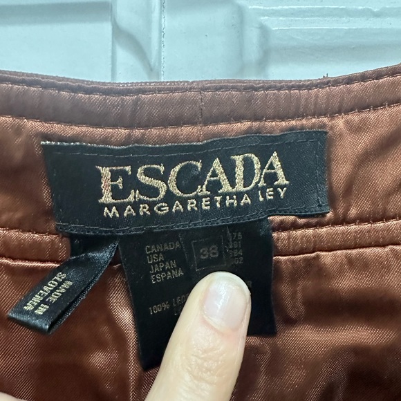 Immaculate ESCADA genuine leather pants, size 38. - Picture 8 of 9
